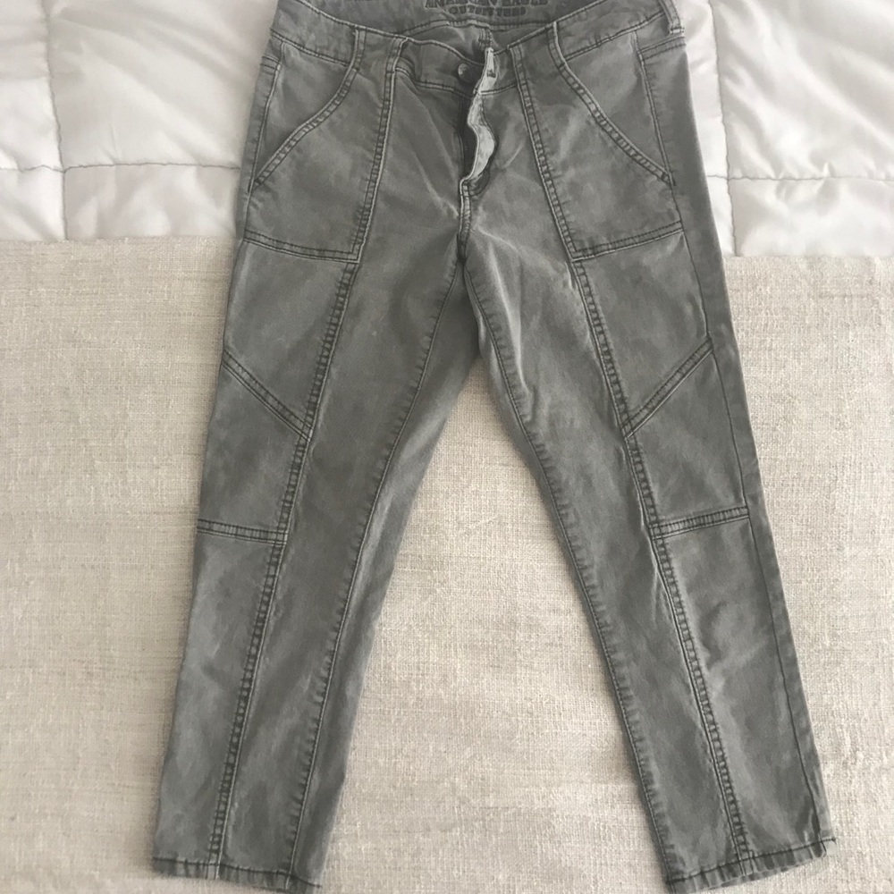 Olive crop motto jeans